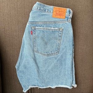 Levis 501 Mid Thigh Shorts
